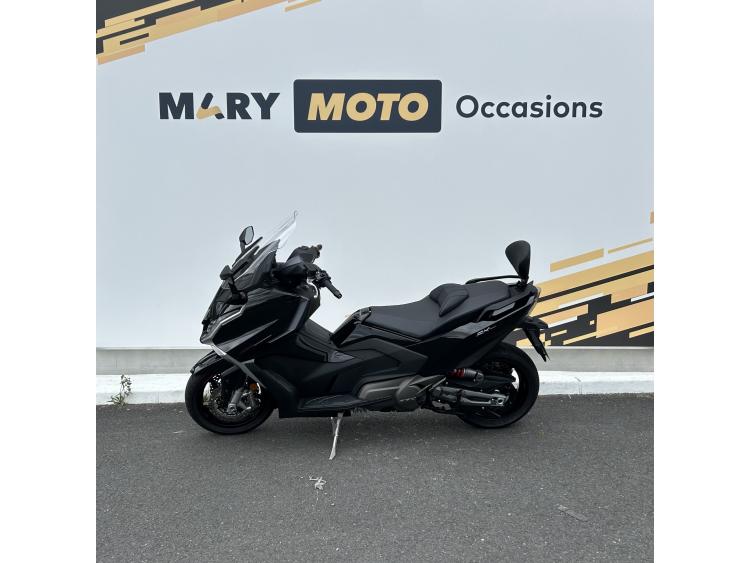 KYMCO AK 550